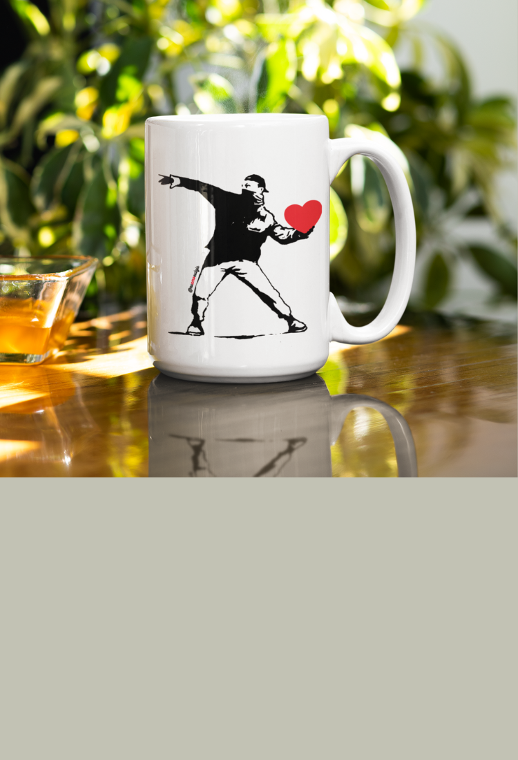 JULIANA ANDRADE - Brasilia - Minha caneca Eu Amo Eu chegou. Adorei minha compra - estampa The Heart Shooter.   Veja a Coleção Faça Amor. Não faça Guerra - Armas Não! Vista esta camisa - visite nossa loja.euamoeu.com.br - canecas eu amo eu  -DEPO