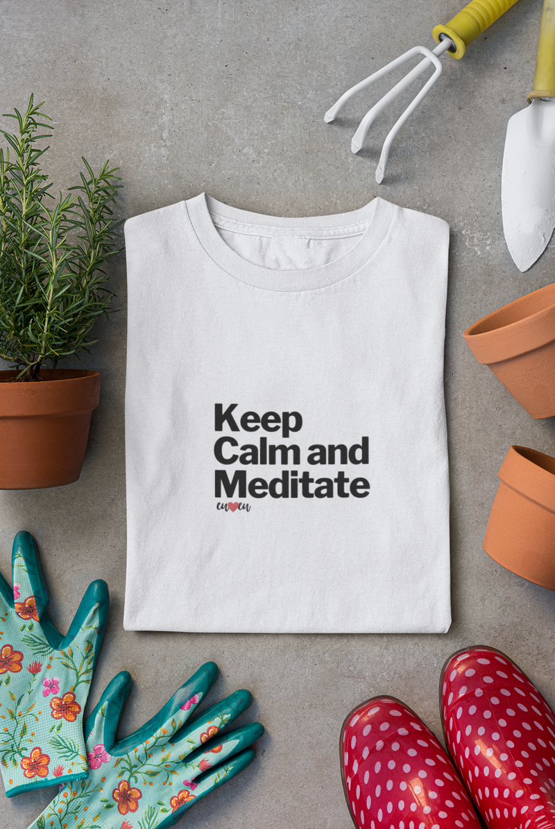 CAMISETA KEEP CALM AND MEDITATE 1