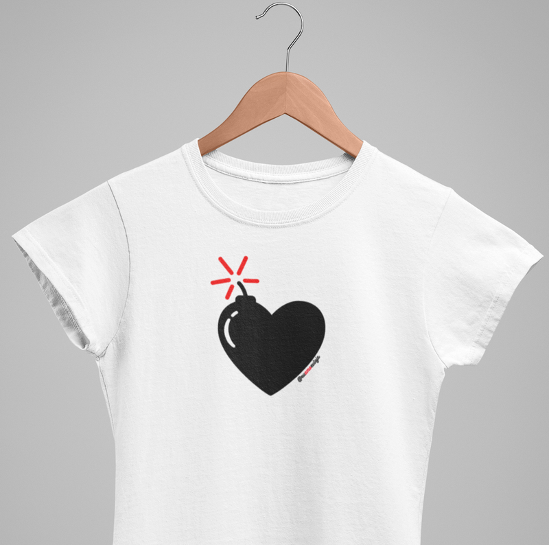 CAMISETA LOVE BOMB