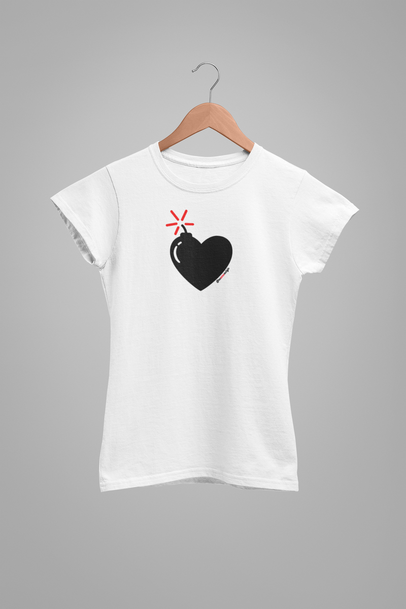 CAMISETA LOVE BOMB
