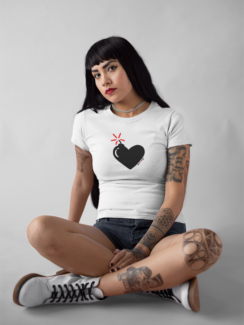 CAMISETA LOVE BOMB