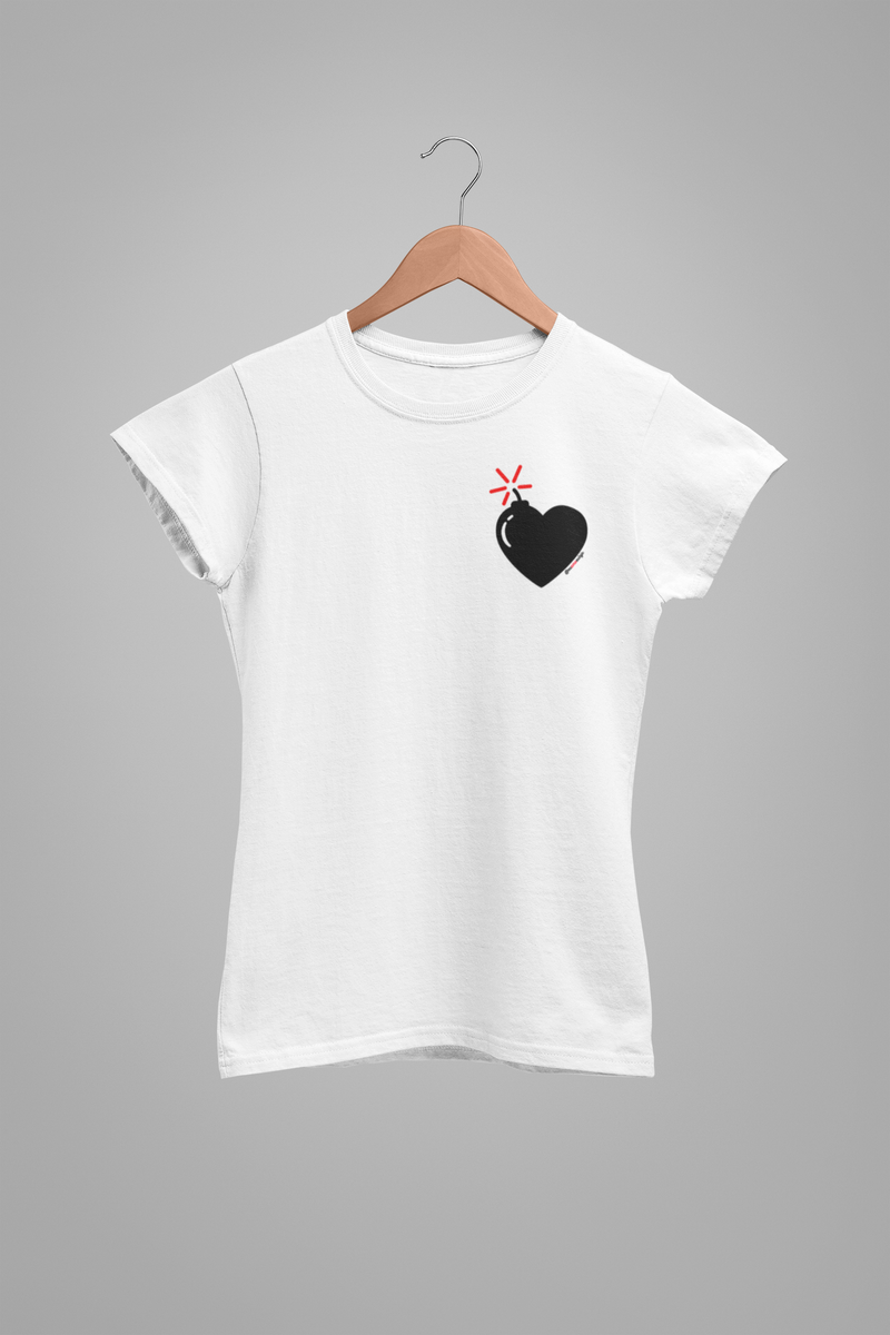 CAMISETA LOVE BOMB ESTAMPA PEQUENA