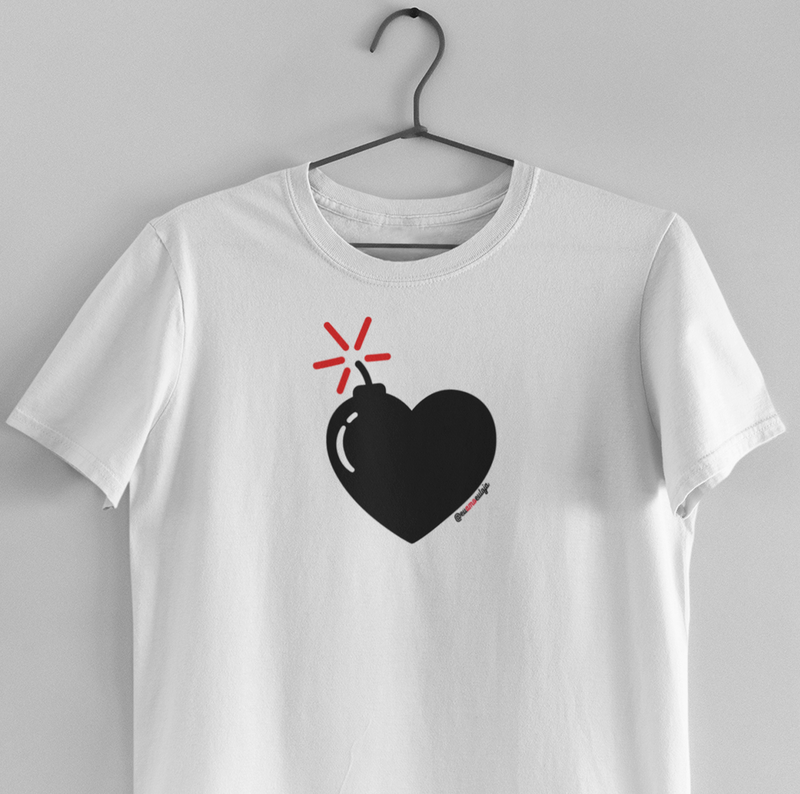 CAMISETA LOVE BOMB