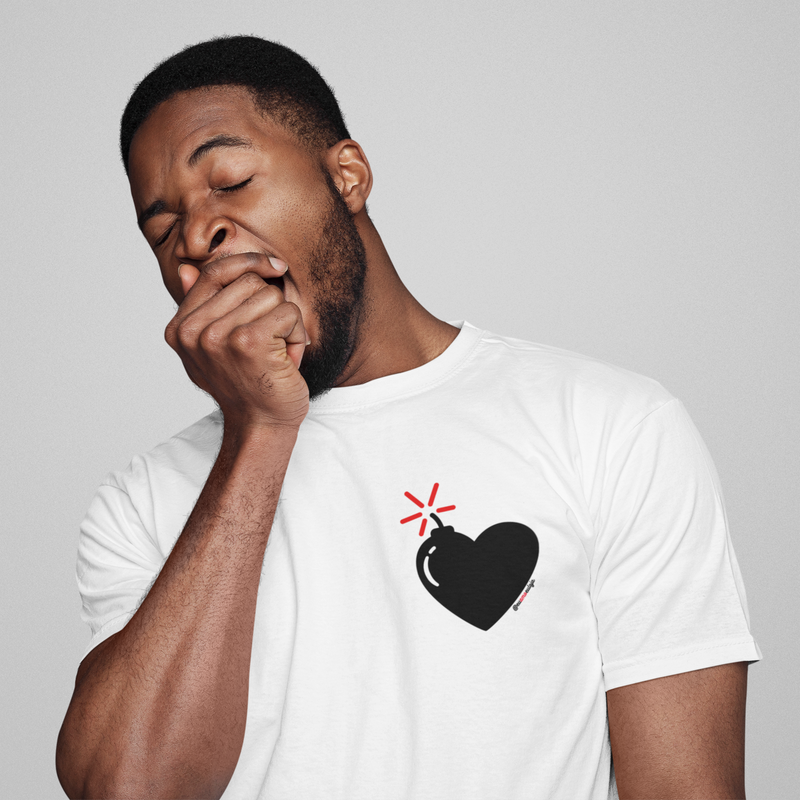CAMISETA LOVE BOMB ESTAMPA PEQUENA