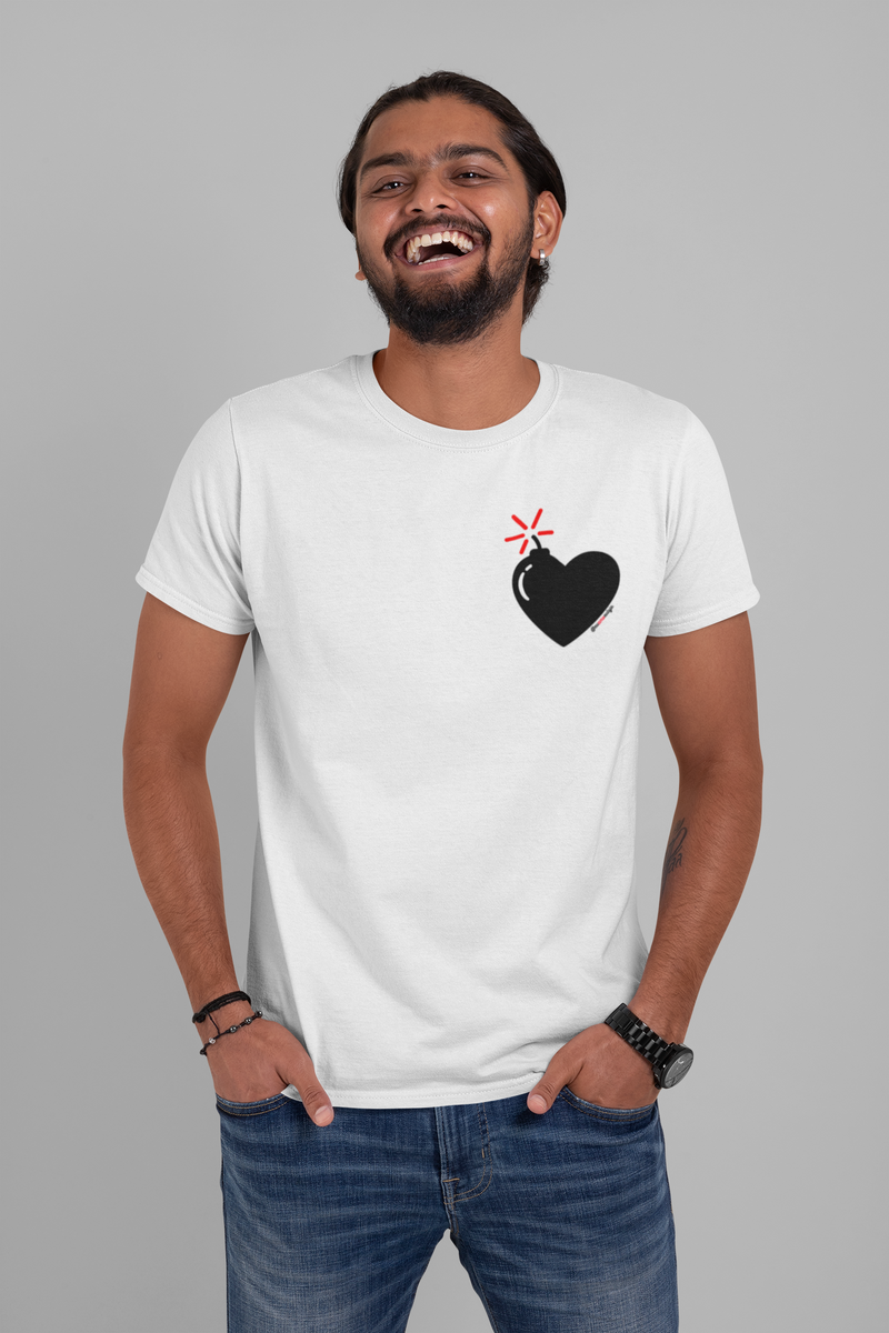 CAMISETA LOVE BOMB ESTAMPA PEQUENA