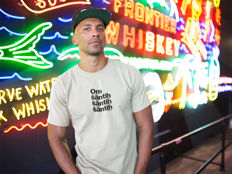 CAMISETA OM SANTIH SANTIH SANTIH 2