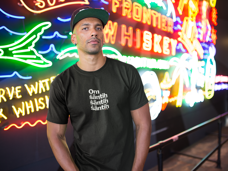CAMISETA OM SANTIH SANTIH SANTIH 2