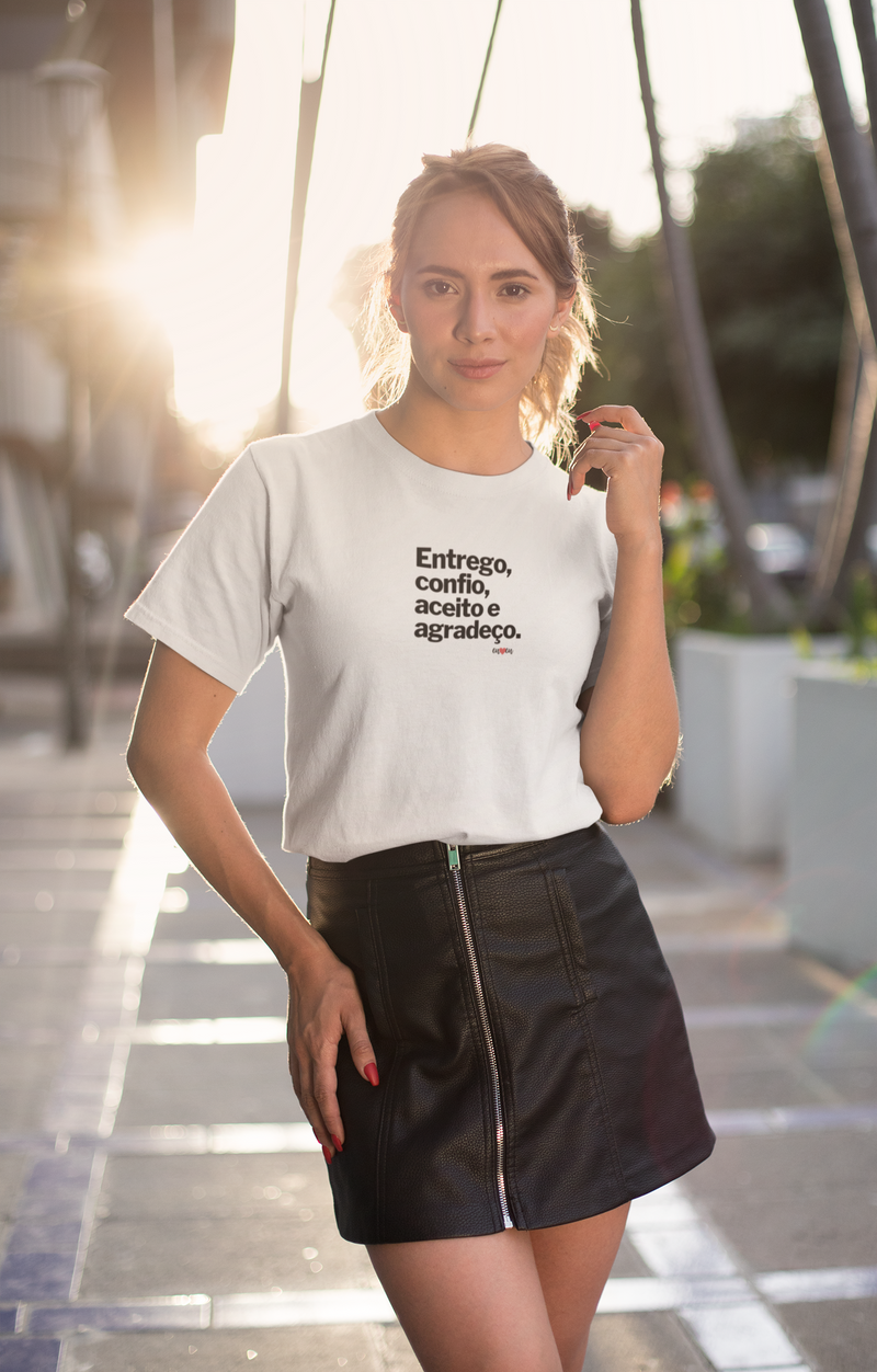 CAMISETA ENTREGO CONFIO ACEITO AGRADEÇO 3