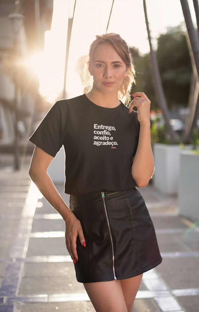 CAMISETA ENTREGO CONFIO ACEITO AGRADEÇO 3