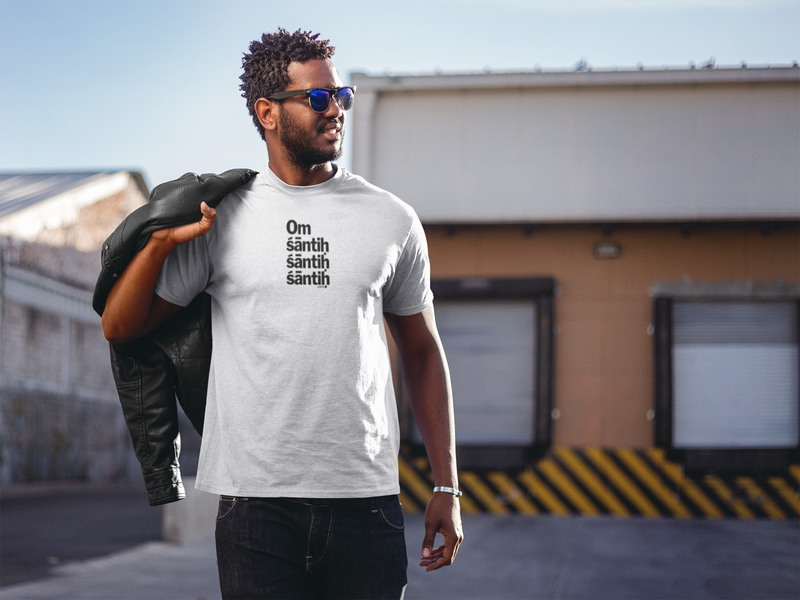 CAMISETA OM SANTIH SANTIH SANTIH 2